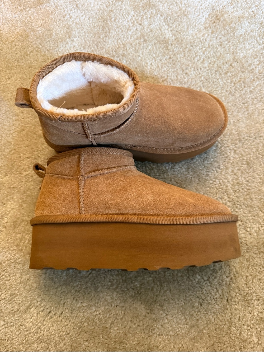 NWOT Cushionaire Platform Boots — Tan Size 6